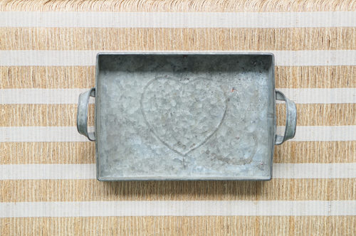 BANDEJA METALICA PEQUEÑA CUADRADA