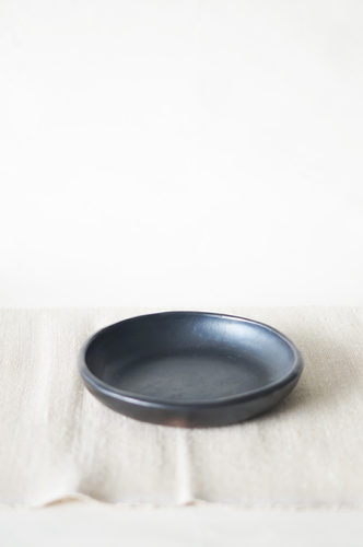 PLATO BARRO MEDIANO NEGRO