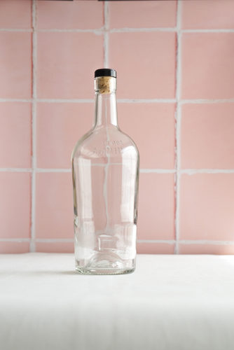 BOTELLA ALTA CON CORCHO