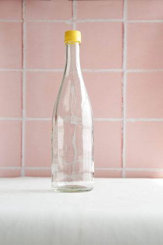 BOTELLA ALTA CON TAPA
