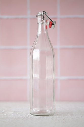BOTELLA VIDRIO ALTA CON TAPA HERMETICA