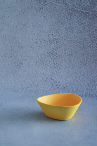 BOWL PLASTICO MEDIANO AMARILLO TRIANGULAR