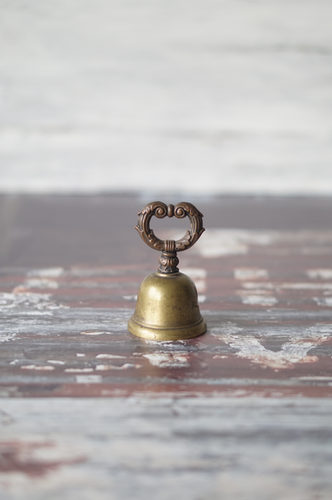 CAMPANA METAL PEQUEÑA ANTIGUA