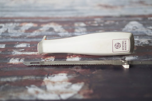 CUCHILLO ELECTRICO ANTIGUO