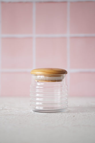 FRASCO VIDRIO MEDIANO CON TAPA DE MADERA