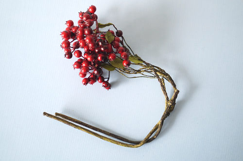 MUERDAGO RAMA CON FRUTOS ROJOS