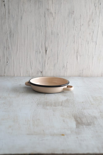 CAZUELA PELTRE MEDIANA DISEÑO BEIGE