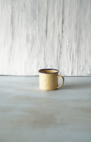 TAZA PELTRE PEQUEÑA DISEÑO AMARILLA