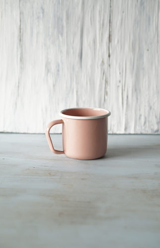 TAZA PELTRE MEDIANA DISEÑO ROSA