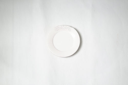 PLATO LOZA PEQUEÑO BLANCO DISEÑO TEXTURA
