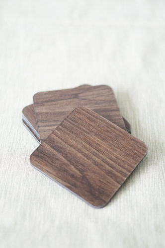 PORTA VASOS MADERA OSCURA