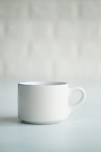 TAZA LOZA MEDIANA DISEÑO BLANCA