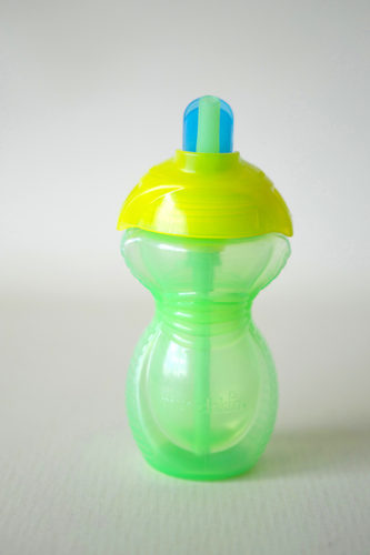 VASO INFANTIL VERDE CON PITILLO