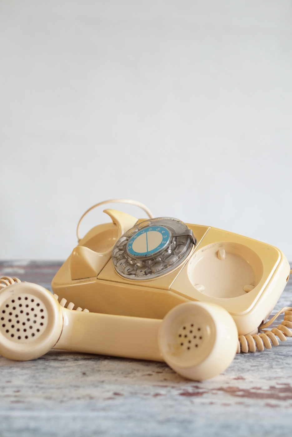 TELEFONO ANTIGUO AMARILLO