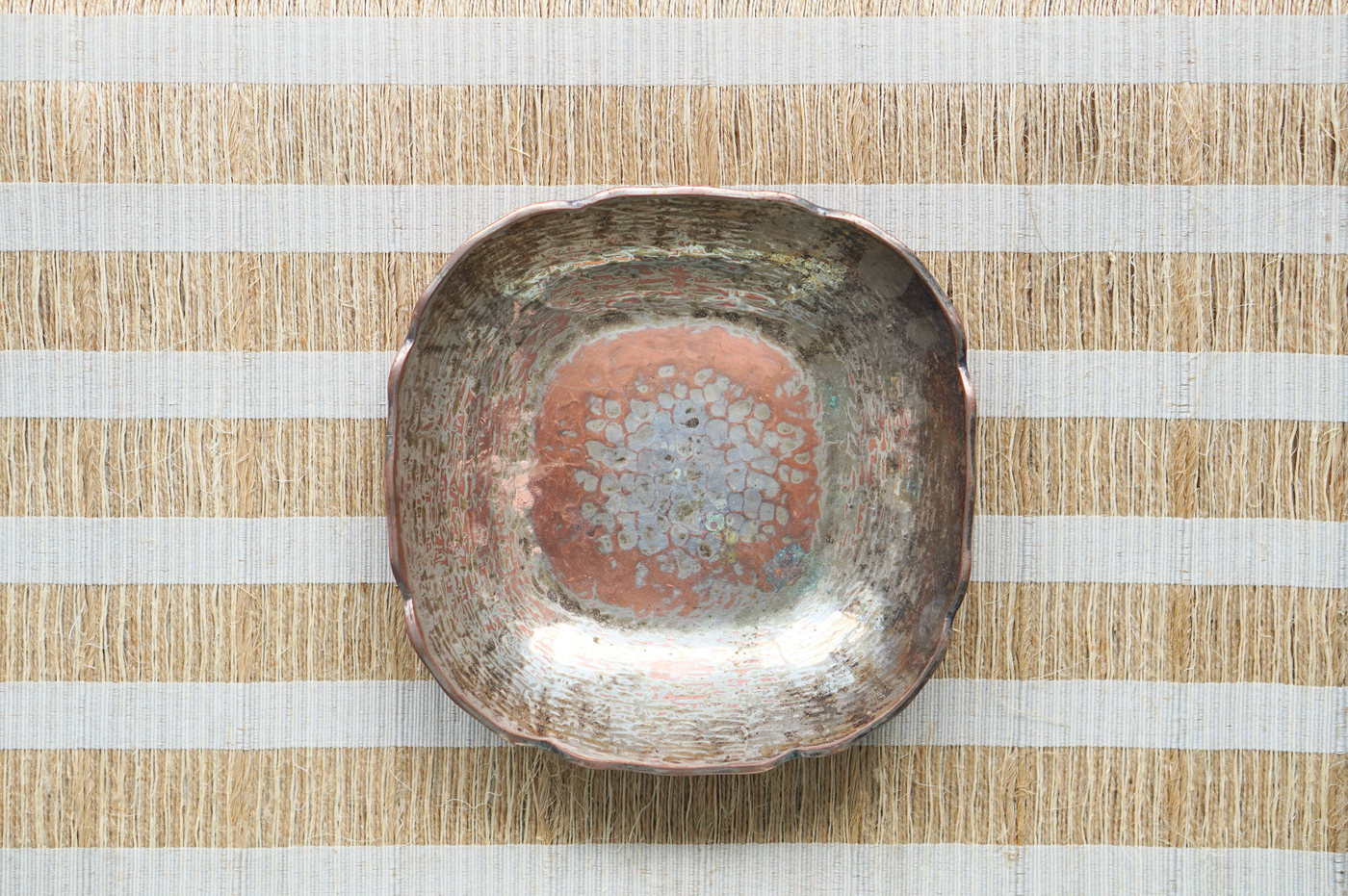 BANDEJA METALICA PEQUEÑA DISEÑO