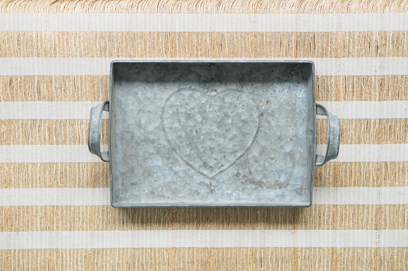 BANDEJA METALICA PEQUEÑA CUADRADA
