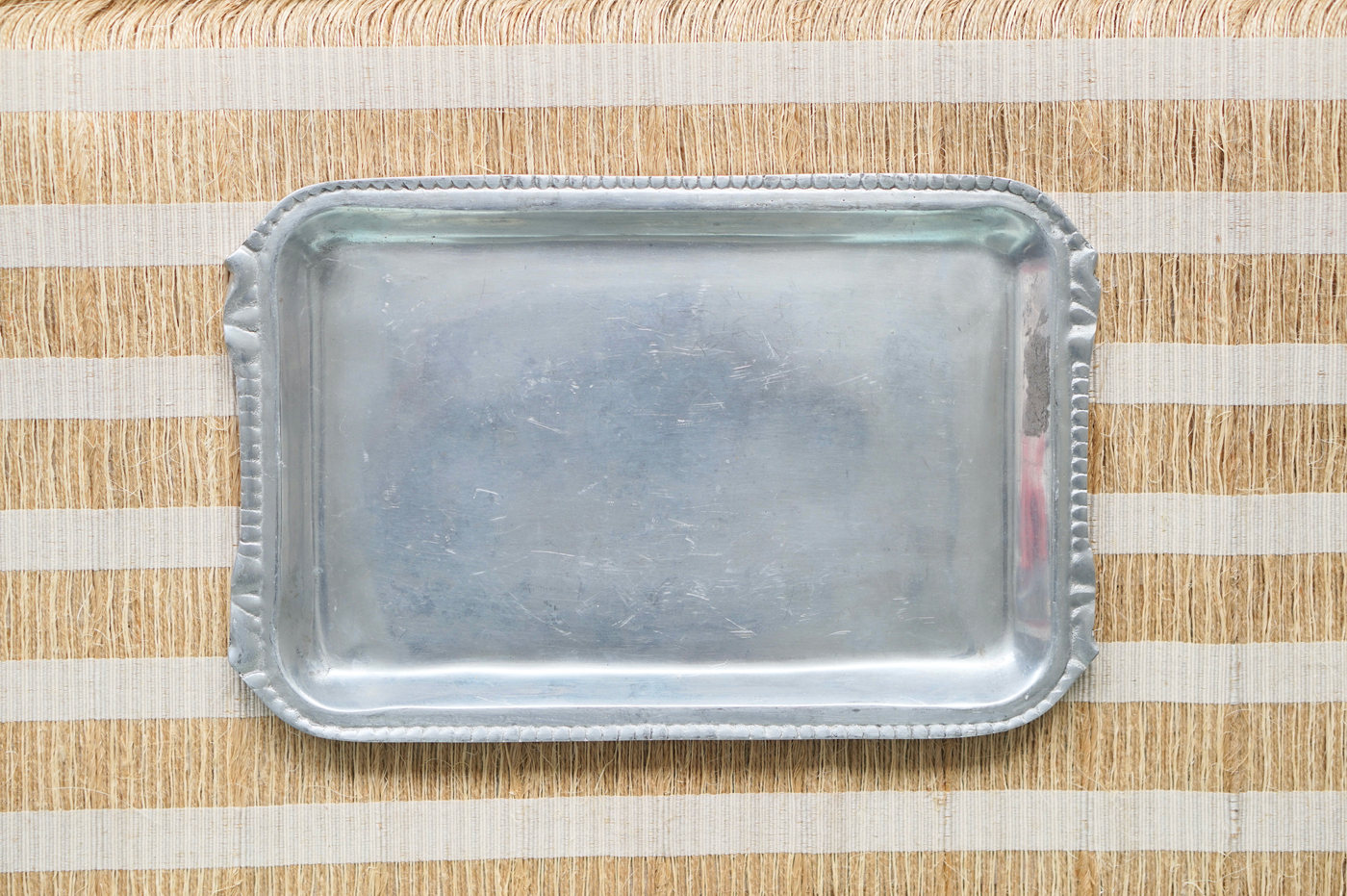 BANDEJA ALUMINIO MEDIANA CUADRADA DISEÑO