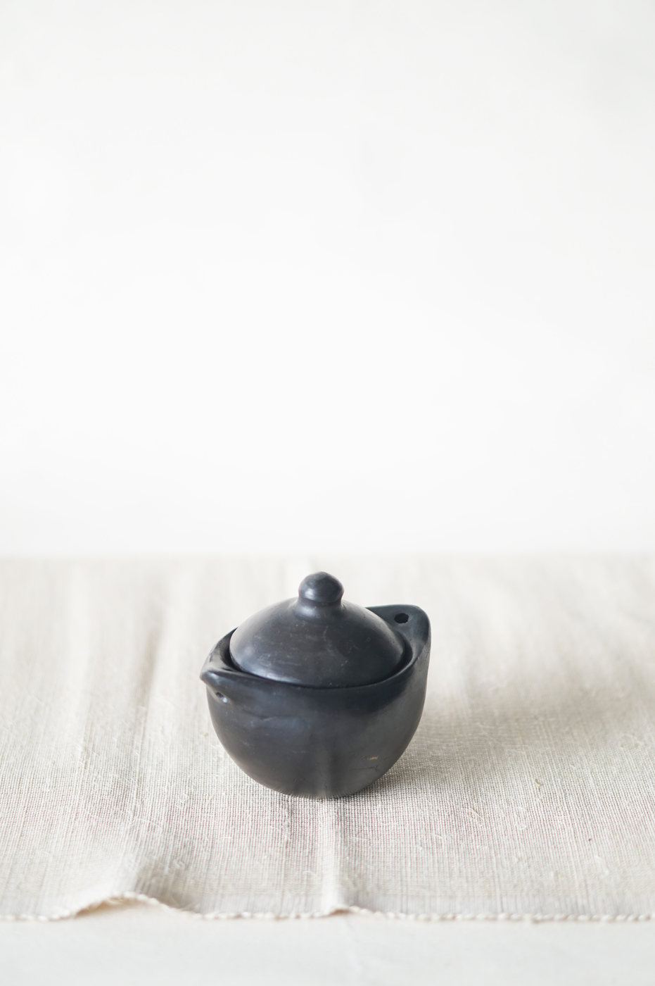 OLLA BARRO PEQUEÑA NEGRA