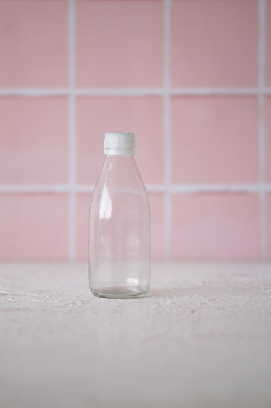 BOTELLA VIDRIO CON TAPA BLANCA