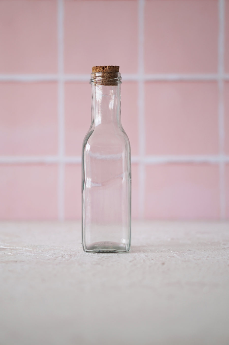 BOTELLA VIDRIO MEDIANA CON CORCHO