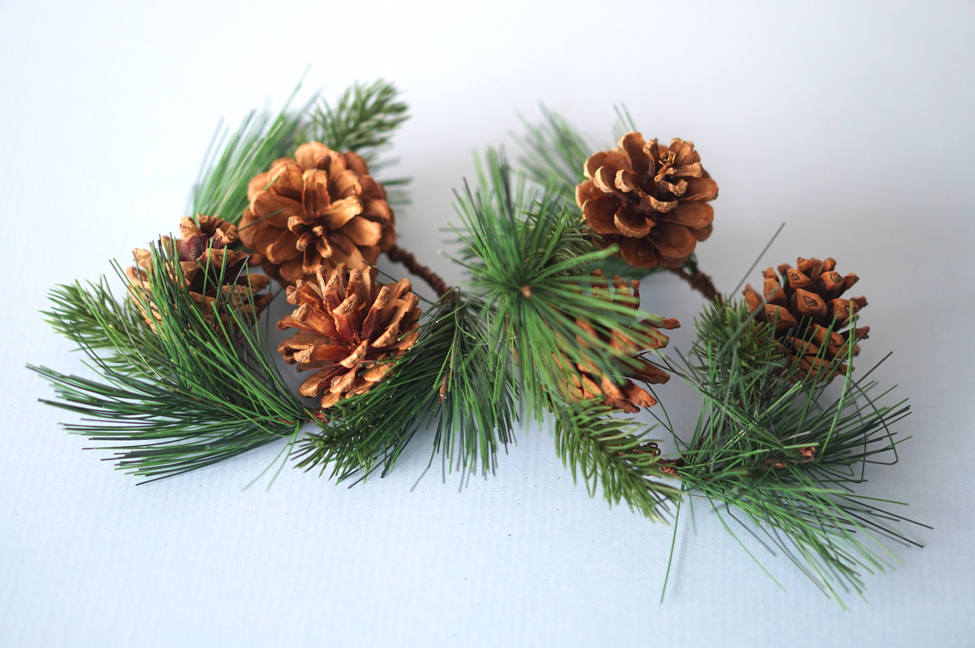 DECORACION DE PIÑAS NAVIDEÑAS