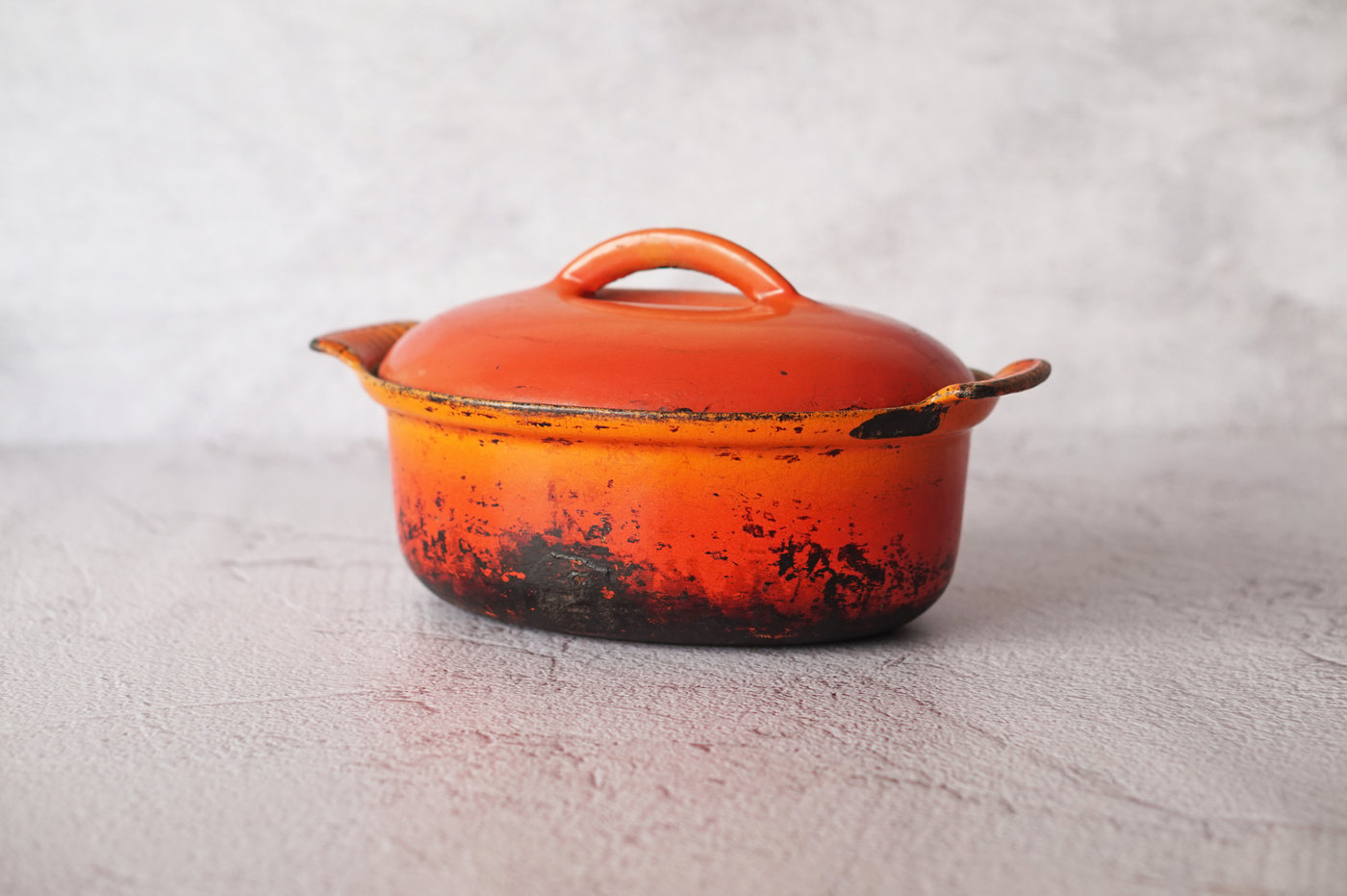 OLLA HIERRO ESMALTADO MEDIANA NARANJA OVALADA