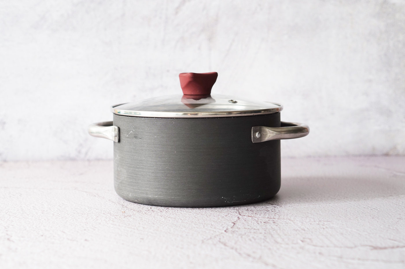 OLLA ALUMINIO CON TAPA MODERNA