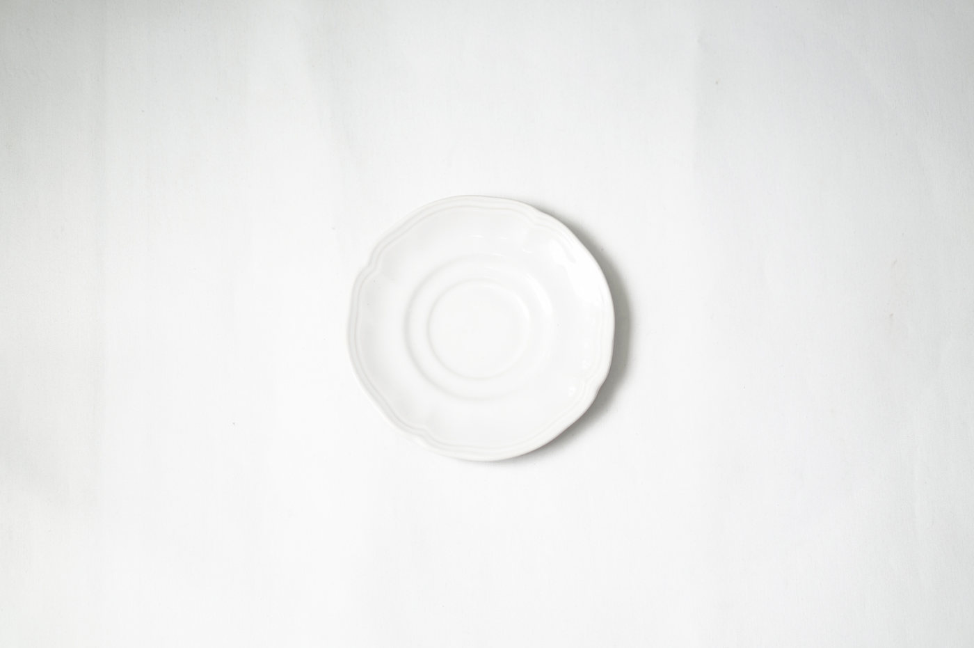 PLATO LOZA PEQUEÑO BLANCO TEXTURA