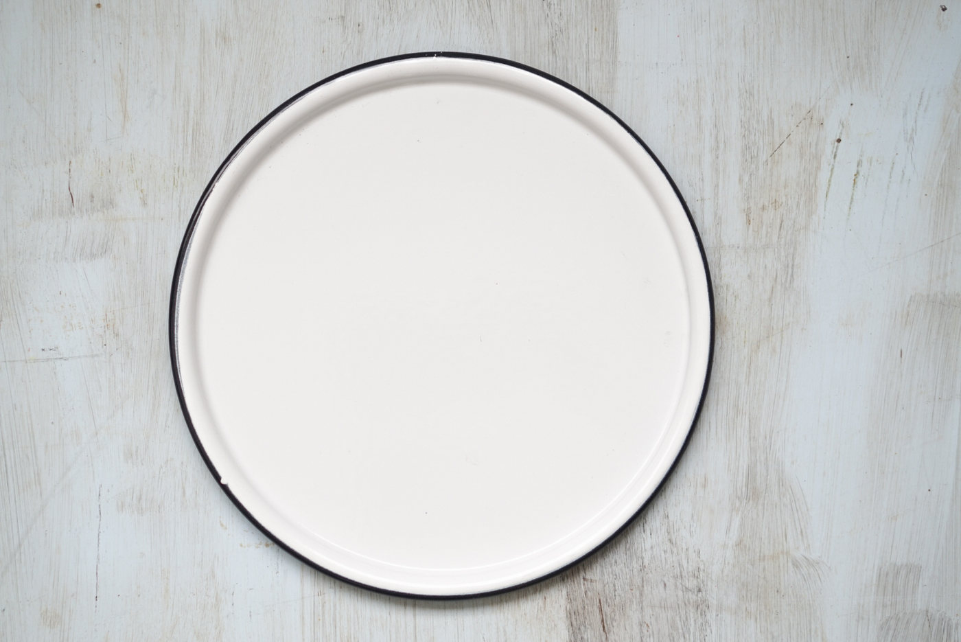 PLATO PELTRE GRANDE DISEÑO BLANCO