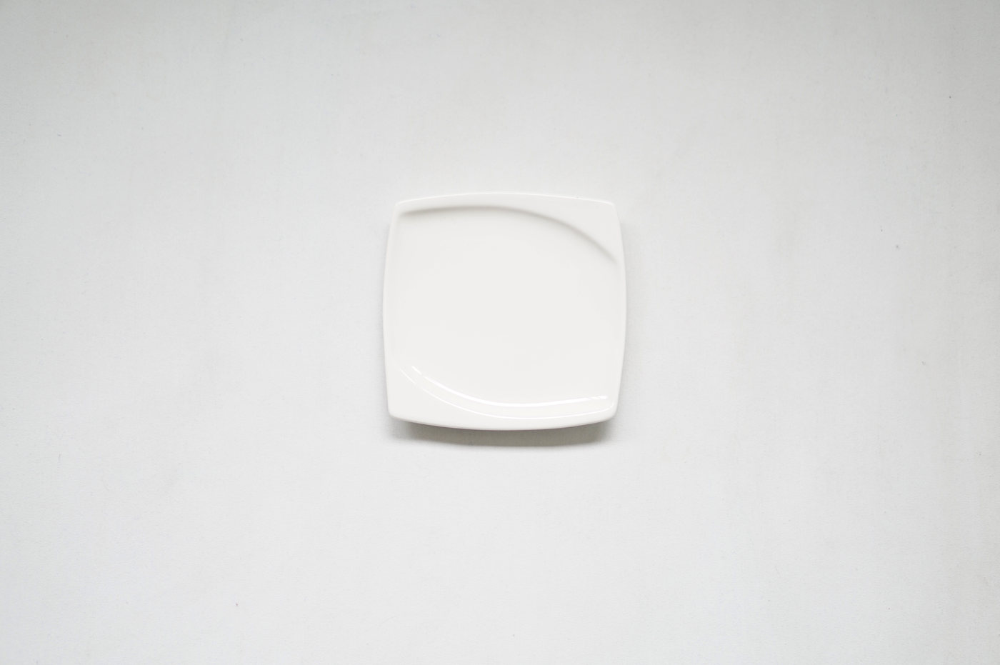 PLATO LOZA PEQUEÑO BLANCO CUADRADO