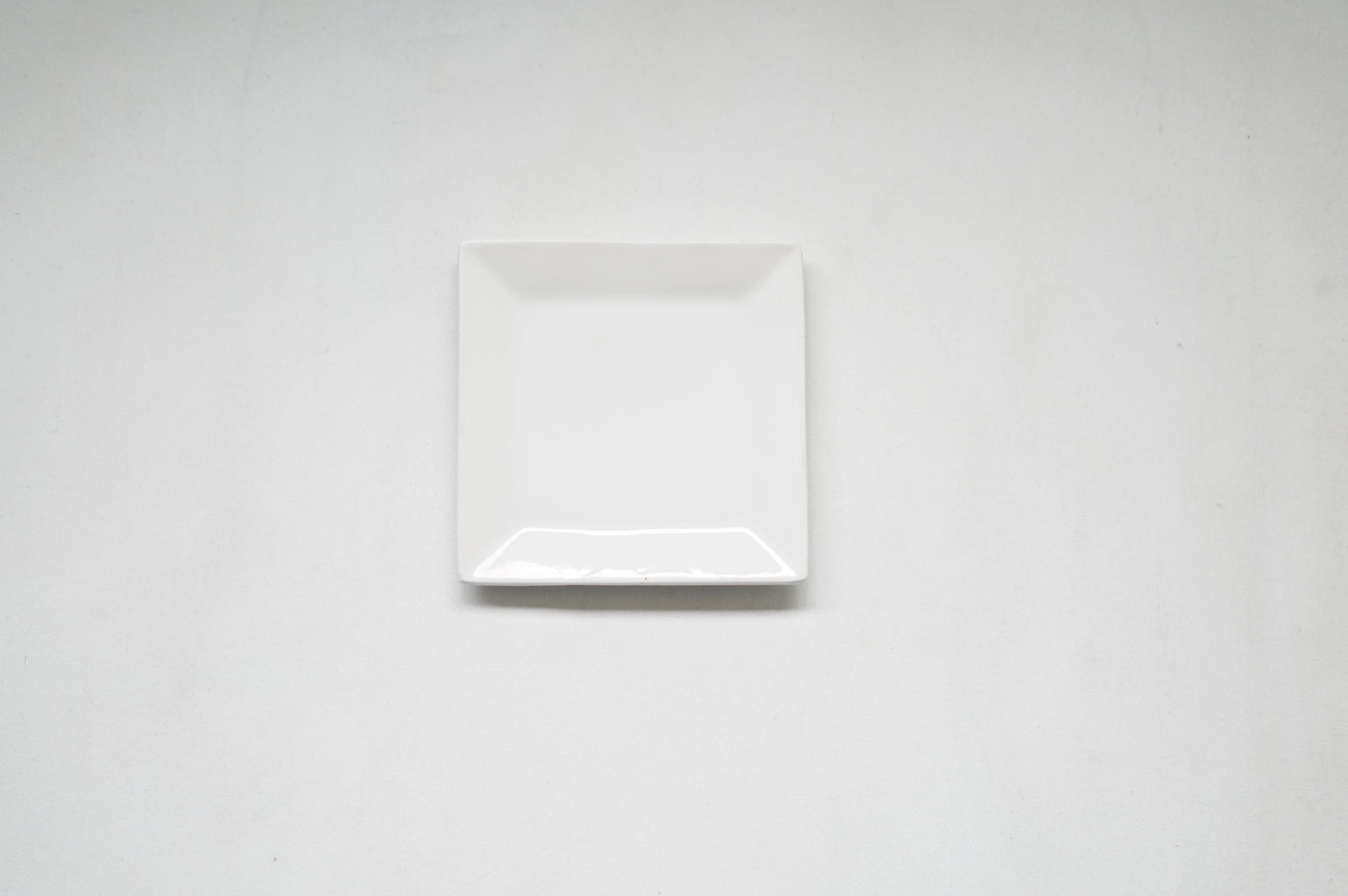 PLATO LOZA PEQUEÑO BLANCO CUADRADO