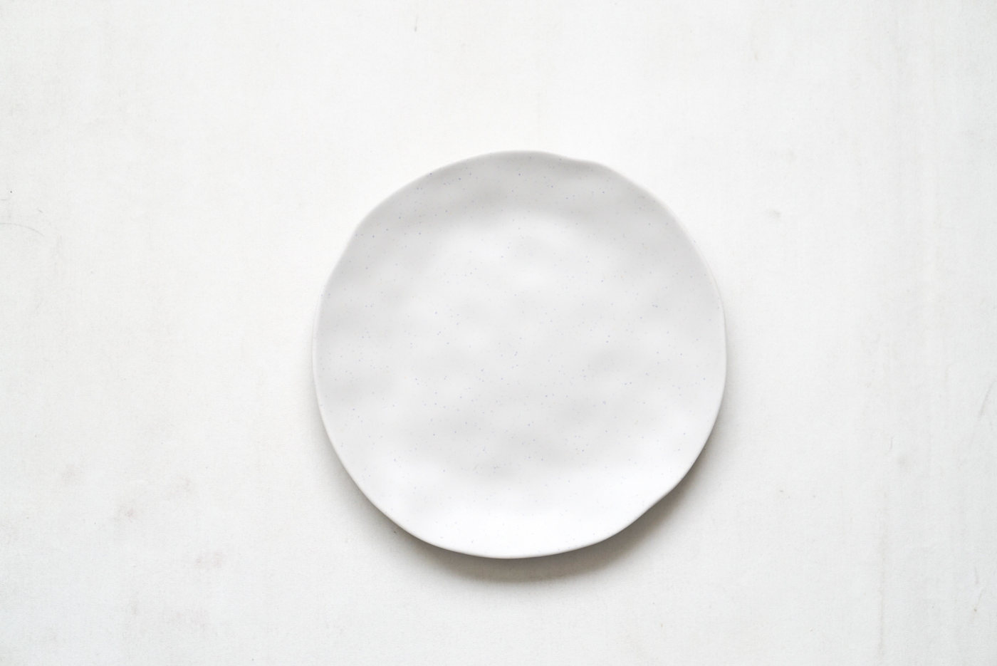 PLATO LOZA BLANCO IRREGULAR