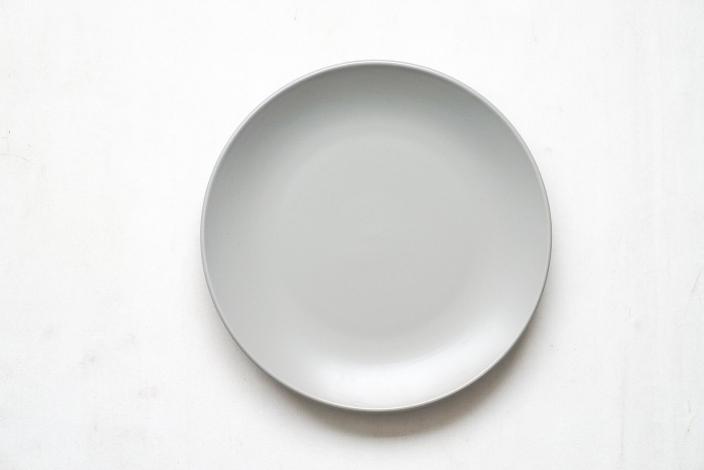 PLATO LOZA GRANDE COLOR GRIS