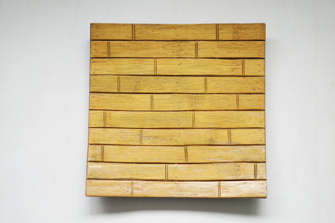PLATO MADERA GRANDE CUADRADO DISEÑO TEXTURA
