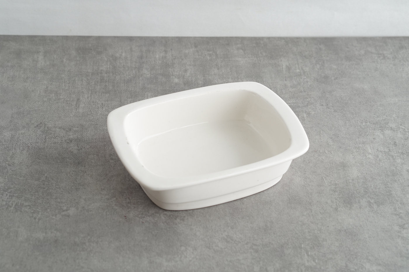REFRACTARIA LOZA MEDIANA BLANCA RECTANGULAR