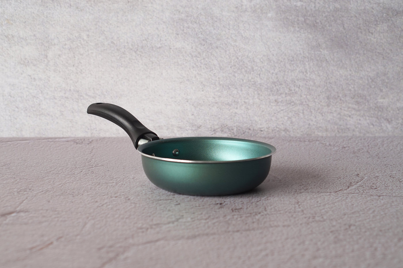 CACEROLA ALUMINIO TEFLON PEQUEÑA VERDE