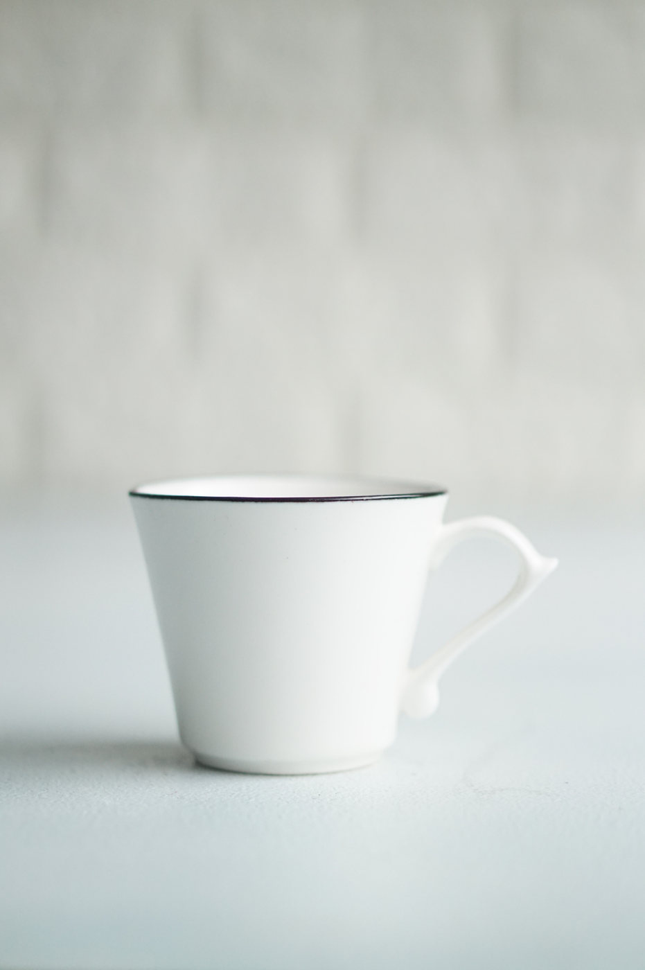 TAZA LOZA MEDIANA BLANCO DISEÑO